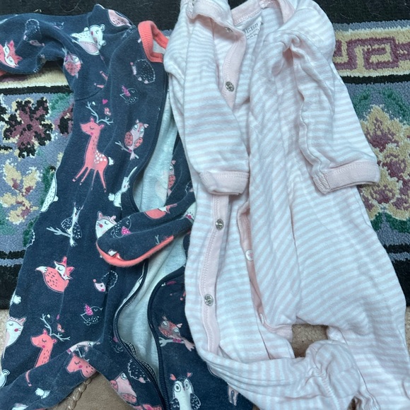 8 newborn girl pjs - Picture 3 of 4